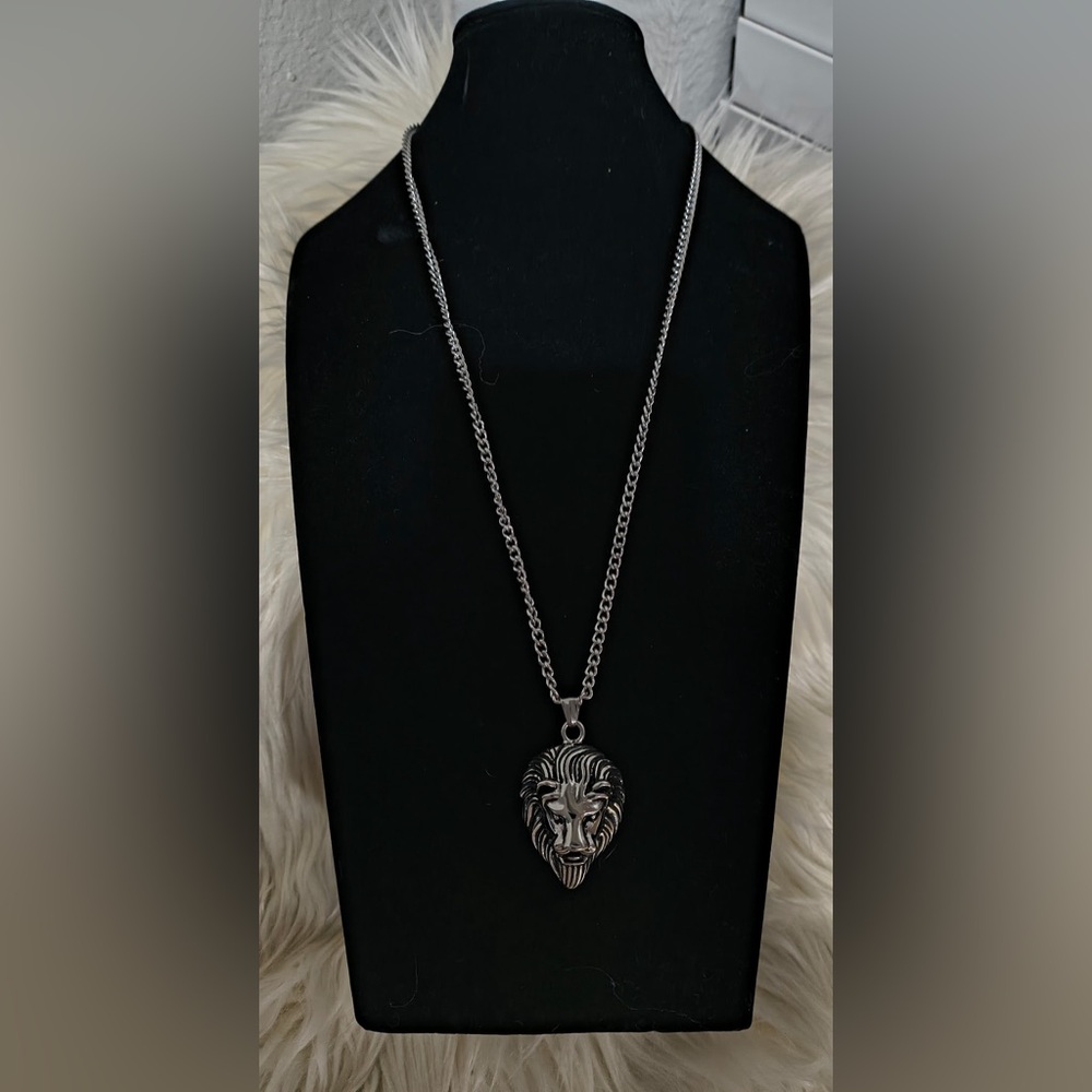 Stainless Men’s Lion Necklace